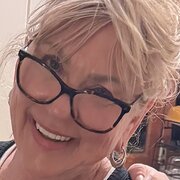 House Sitter - QueenBee