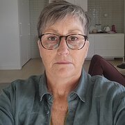 House Sitter - Donna