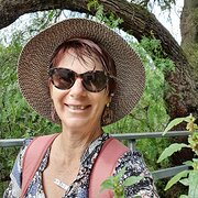House Sitter - Linda