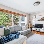 Home Owner wanting sitter in Melbourne, Victoria