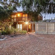 Home Owner wanting sitter in Perth, Western Australia