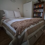 Home Owner wanting sitter in Melbourne , Victoria