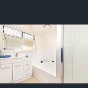 Home Owner wanting sitter in Melbourne , Victoria