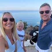 House Sitter - Our Family