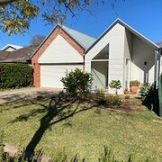 Home Owner wanting sitter in Melbourne, New South Wales