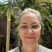 House Sitter - Chris