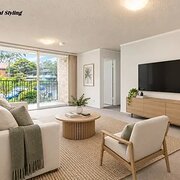 House Sitter - House and Garden, Animals and Farms