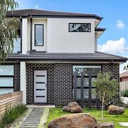 Home Owner wanting sitter in Melbourne, Victoria