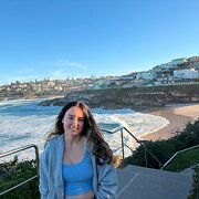 House Sitter - Miss